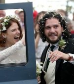 The newly-weds travelled to Wardhill Castle in an old Land Rover Discovery