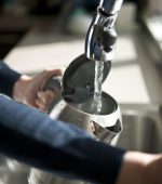 Filling kettle_Boil Water_1327