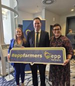 Maria Walsh w Sen Lynch and Minister Heydon