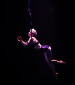 Mon Coeur – Aerial Dance by Aisling Ní Cheallaigh. Photo Jean-François Savaria. (2)