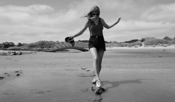 Taylor swift portsalon beach