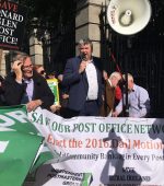 Thomas speaking at Post Office protest2 (1)